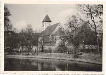 Die Dorfkirche Tempelhof nach dem Wiederaufbau Mitte der 50-er Jahre, Foto: Juhnke